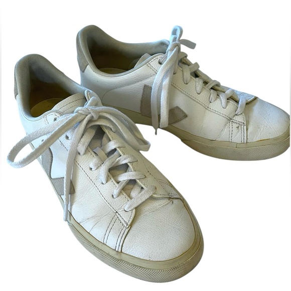 Veja Campo Sneaker in Natural Suede - Picture 2 of 8